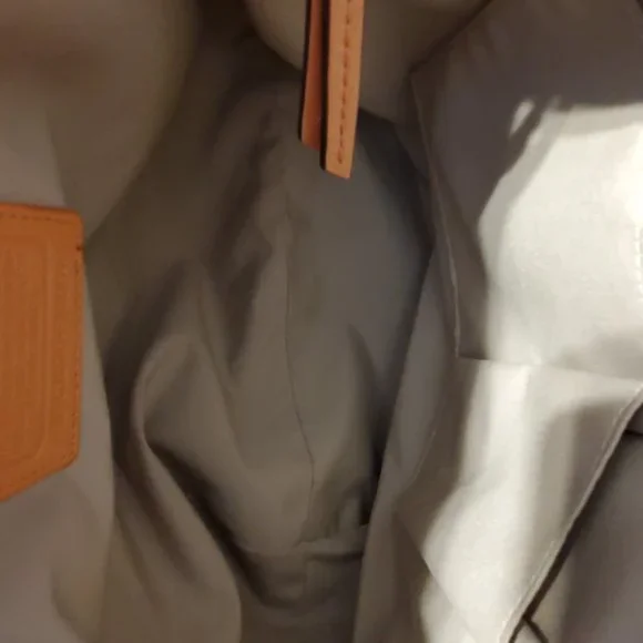 EUC Coach Pebble Leather Shoulder Bag - Rare - Picture 11 of 15